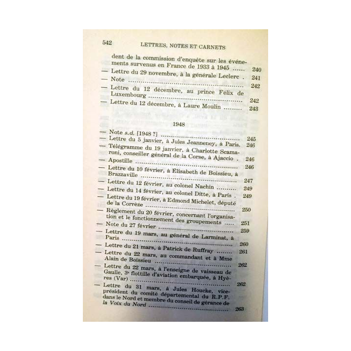 1. Lettres notes et carnets Mai 1945 - Juin 1951 de Charles de Gaulle aux éditions Plon