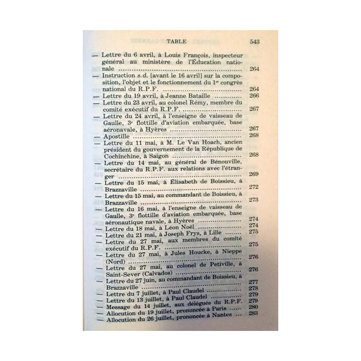 1. Lettres notes et carnets Mai 1945 - Juin 1951 de Charles de Gaulle aux éditions Plon