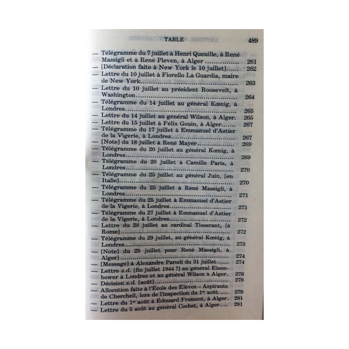 1. Lettres notes et carnets Juin 1943 - Mai 1945 de Charles de Gaulle aux éditions Plon