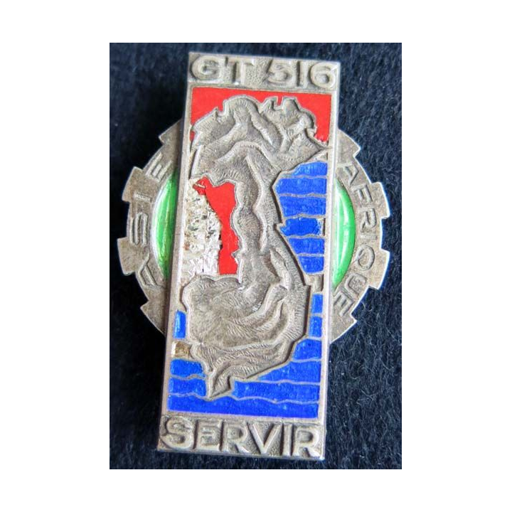 516° GT : Insigne métallique du 516° groupe de transport de fabrication Drago Olivier Métra en argent et en émail 