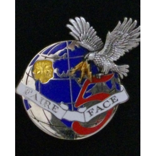 54° RT : insigne de la 5° compagnie du 54° régiment de transmissions de fabrication Boussemart modèle opaque