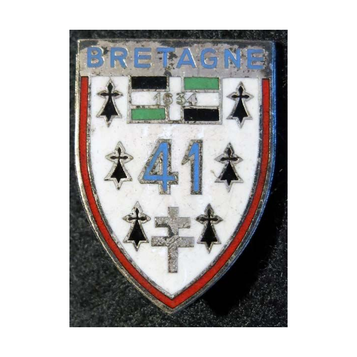 41° RI : Insigne métallique du 41° régiment d'infanterie en émail dos lisse