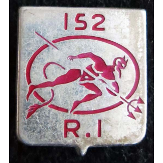 152° RI :152° régiment d'infanterie de fabrication Fraisse G. 477 dos lisse