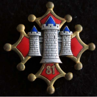 81° RI : 81° régiment d'infanterie Drago Paris H. 111 en émail dos lisse attache type broche