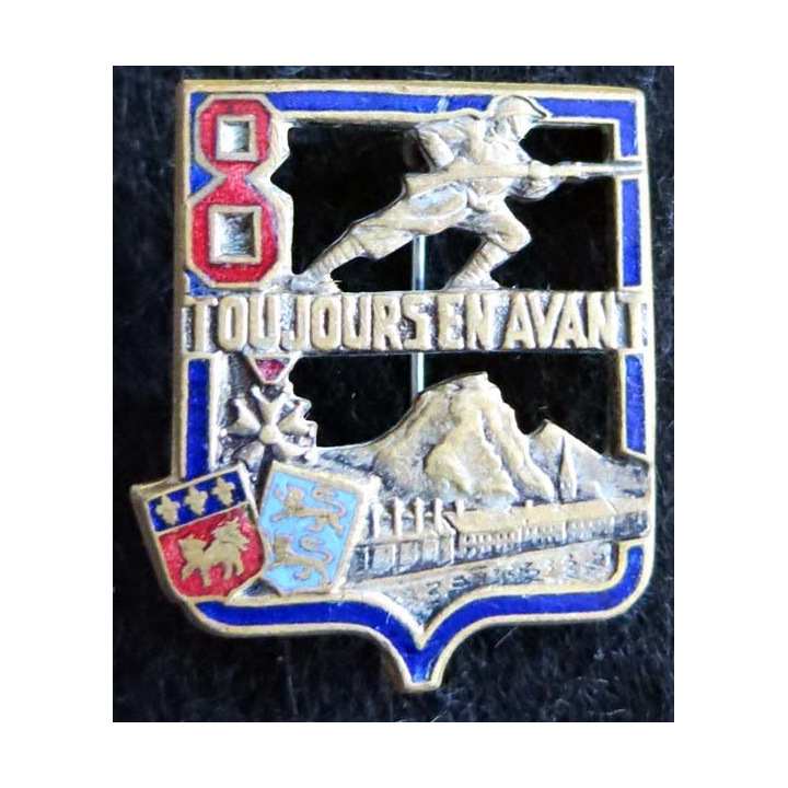 8° BI : 8° bataillon d'infanterie Drago Béranger  H. 277 en émail dos lisse attache type broche