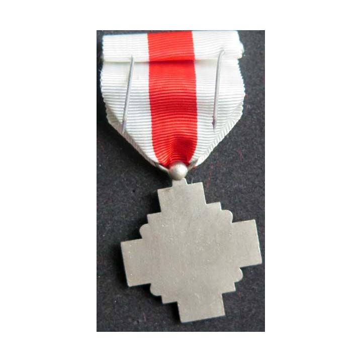 FRANCE : médaille de la croix rouge classe argent