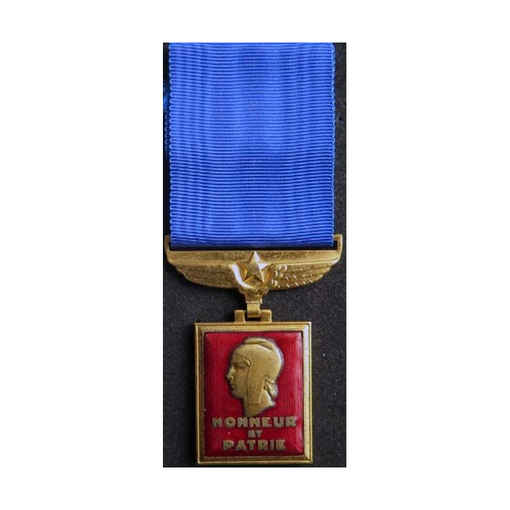 FRANCE : médaille de l'aéronautique 1945 en émail