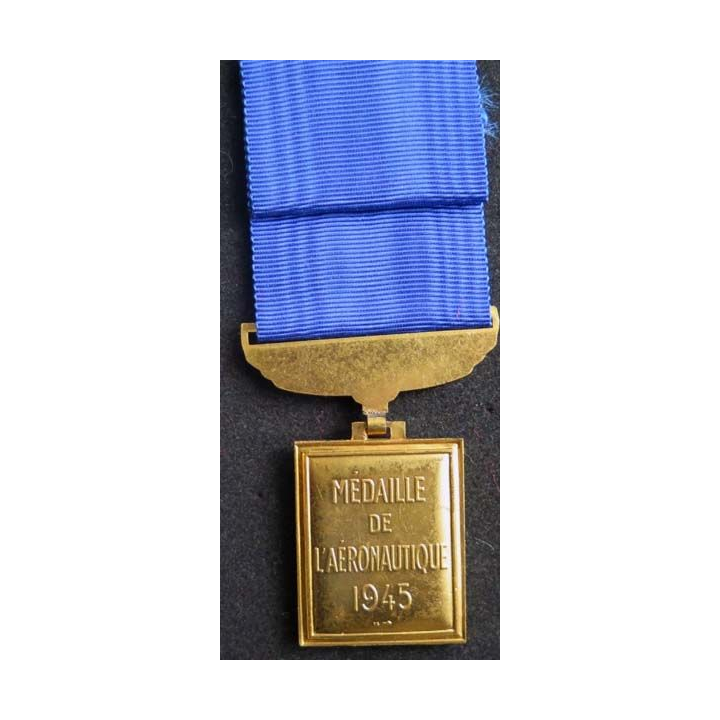 FRANCE : médaille de l'aéronautique 1945 en émail