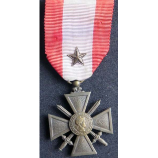 FRANCE : Croix de guerre des théâtres d'opérations extérieures en bronze avec clou bronze