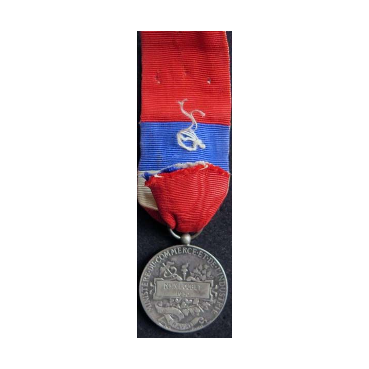 FRANCE : médaille du travail du commerce et de l'industrie attribuée à Mme M. LOUBET 1930 en argent