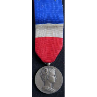 FRANCE : médaille de la croix rouge classe bronze