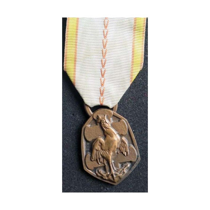 FRANCE : médaille de la croix rouge classe bronze
