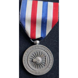 FRANCE : médaille des chemins de fer attribuée en 1949 à R. GOURSAUD en métal argenté