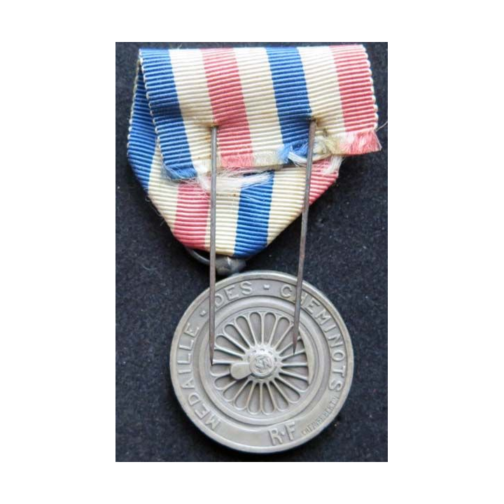 FRANCE : médaille des chemins de fer attribuée en 1950 à J. PAUTOT en métal argenté