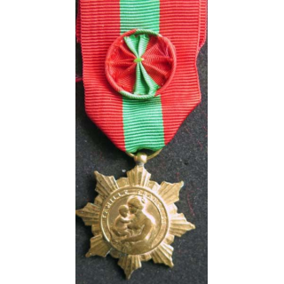 FRANCE médaille d'or de la famille française la Patrie reconnaissante