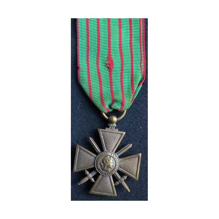FRANCE : Croix de guerre 1914-1918 en bronze -27-