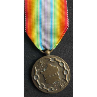 FRANCE : médaille de la France libérée en bronze de diamètre 3,4 cm