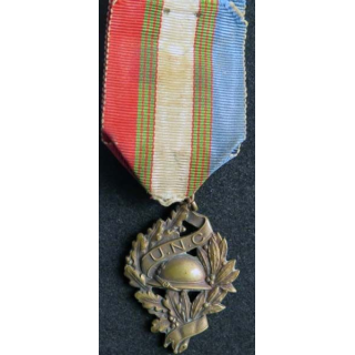 FRANCE : médaille de l'Union Nationale des Combattants UNC en bronze (3)