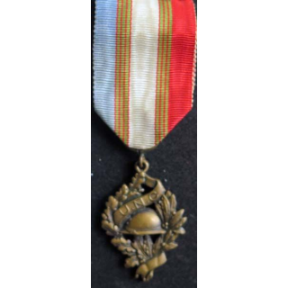FRANCE : médaille de l'Union Nationale des Combattants UNC en bronze (4)
