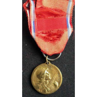 FRANCE : médaille de l'Union Nationale des Combattants UNC en bronze argenté