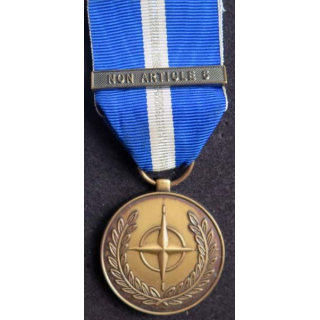 OTAN : médaille commémorative de l'OTAN non article 5 dans les Balkans