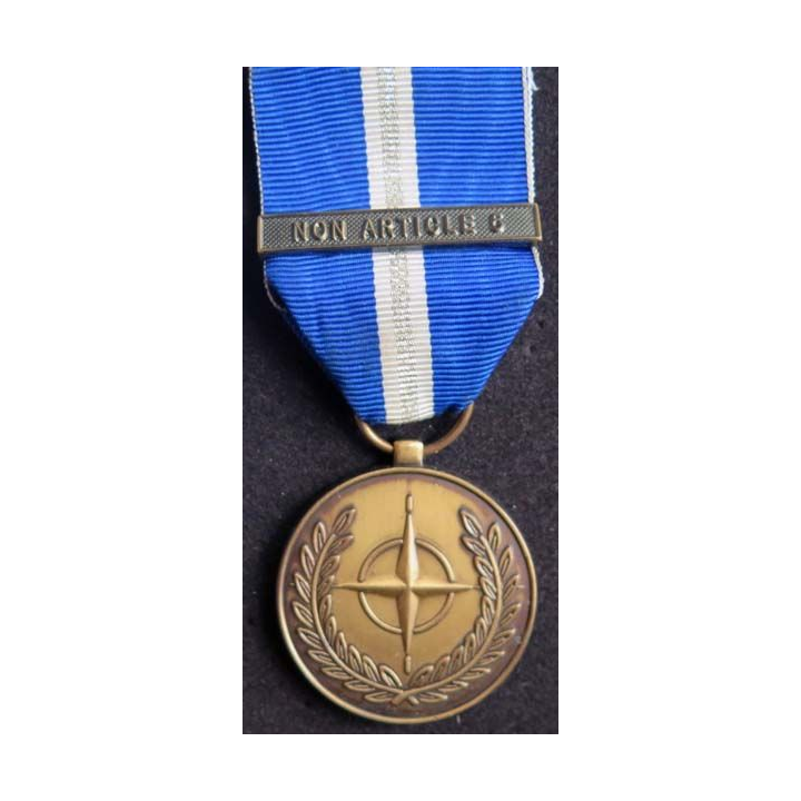 OTAN : médaille commémorative de l'OTAN non article 5 dans les Balkans