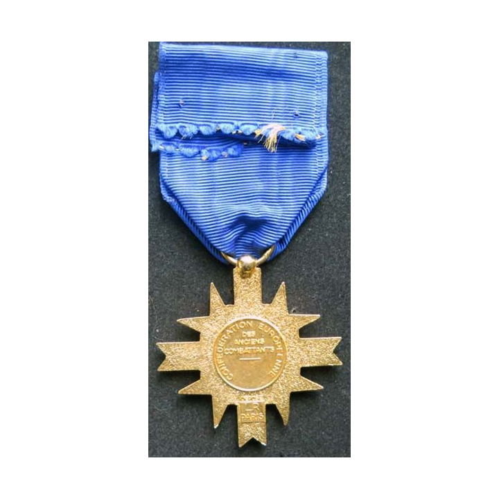 EUROPE médaille de la confédération européenne des anciens combattants