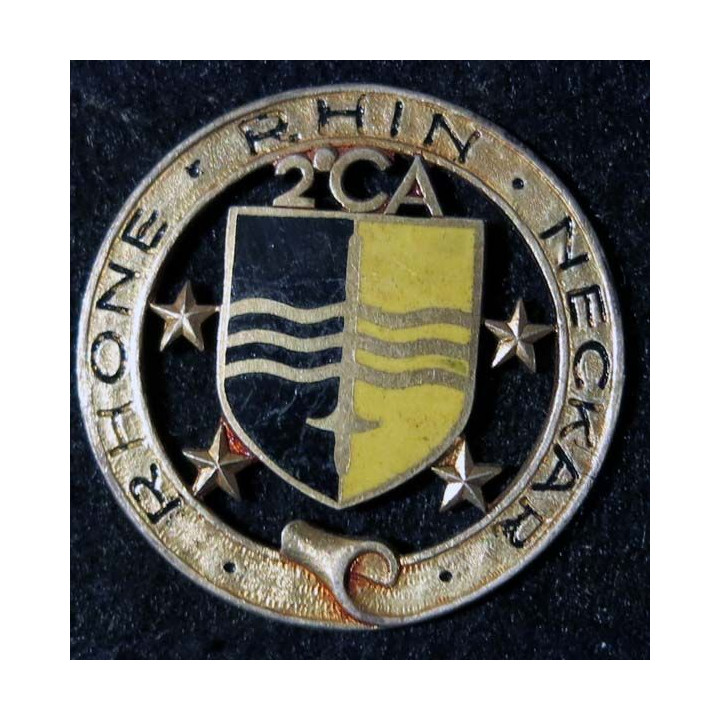 2° CA : 2° corps d'armée de fabrication Drago Béranger déposé en émail sans attache.