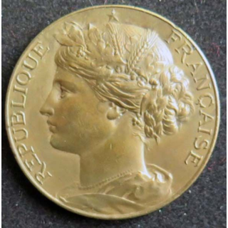 MEDAILLE : médaille de la République Française de diamètre 37 mm en bronze
