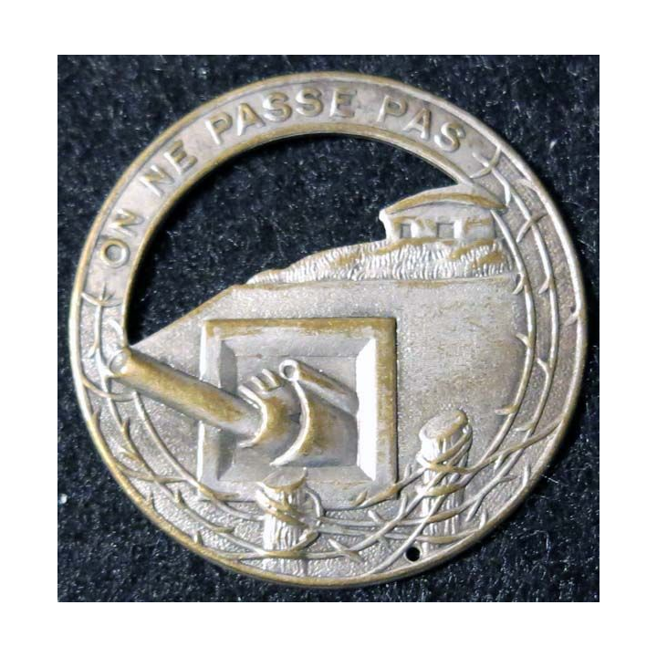MAGINOT : Insigne métallique de béret de la ligne MAGINOT