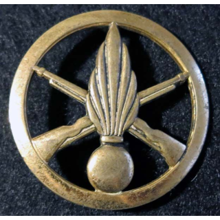 INFANTERIE : Insigne de béret infanterie de fabrication L. Bichet  