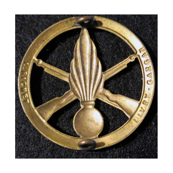 INFANTERIE : Insigne de béret infanterie de fabrication L. Bichet  