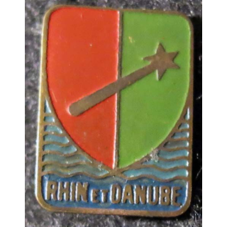  1° armée française Rhin et Danube  artisanal en laiton peint, 22 X 16 mm