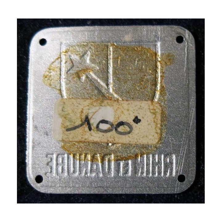 1° armée française Rhin et Danube alu sérigraphié, jaune, 31 X 31 mm