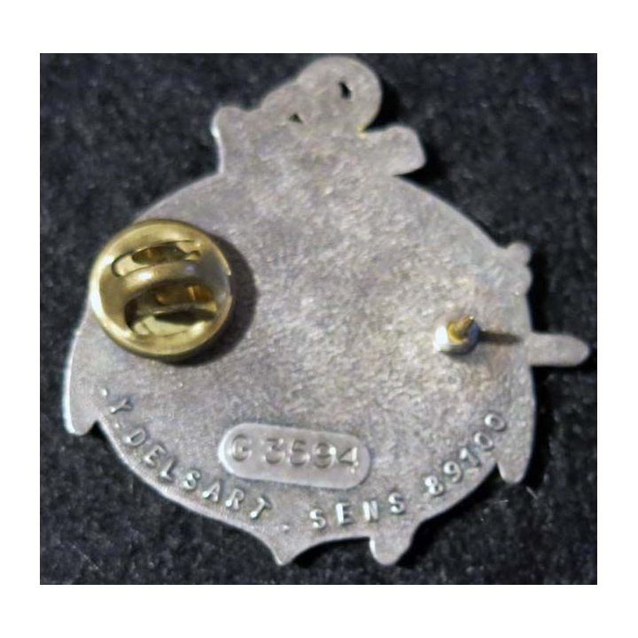 CM 37 : centre mobilisateur N° 37 de fabrication Delsart attache pin's