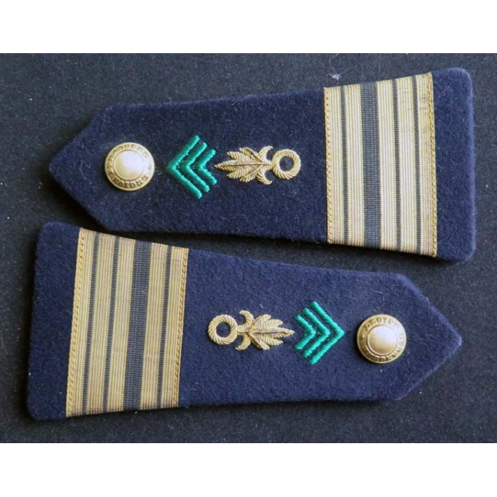 Paire d'épaulettes du Colonel K. Chef de Corps du 2° REI 1965 - 1967