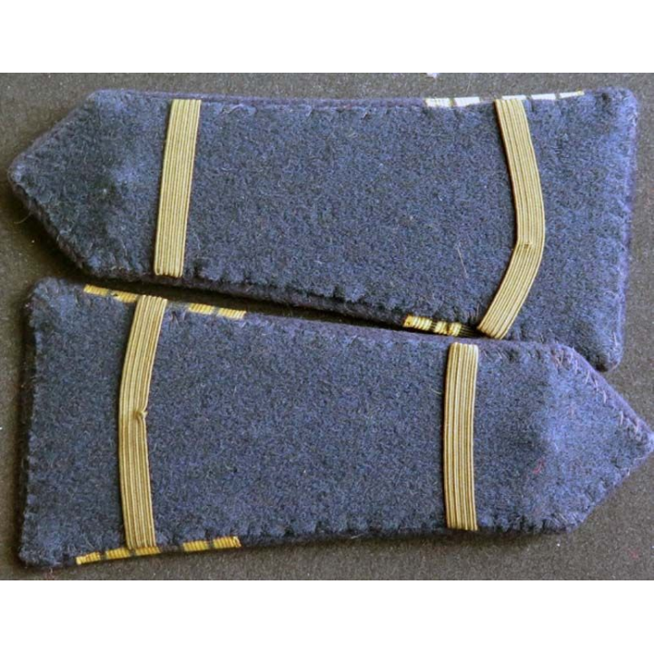 Paire d'épaulettes du Colonel K. Chef de Corps du 2° REI 1965 - 1967