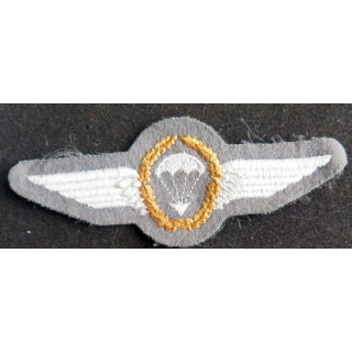 ALLEMAGNE : insigne de brevet parachutiste allemand en tissu de largeur 11,5 cm