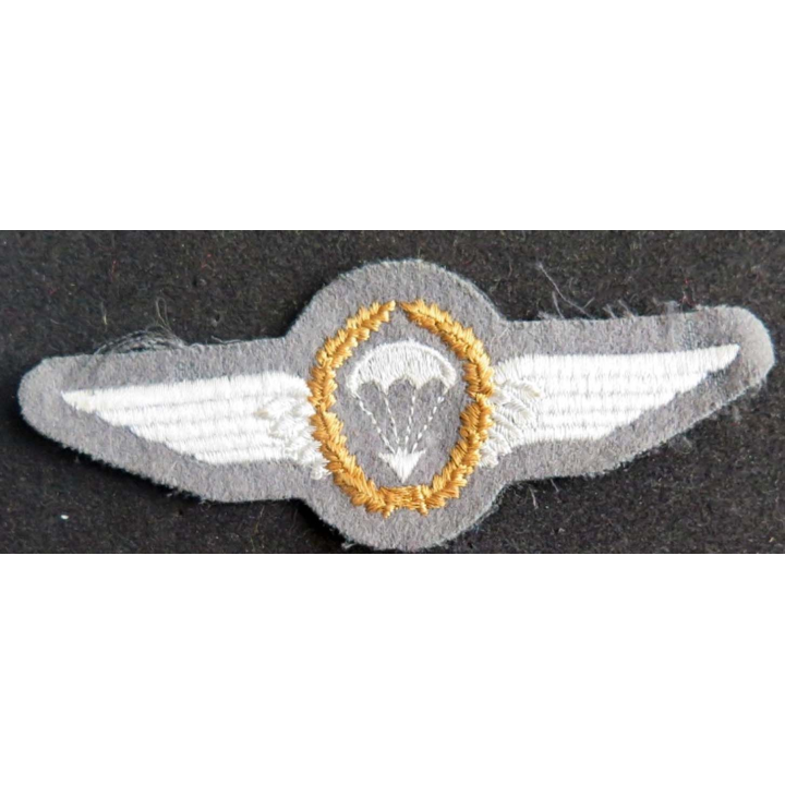 ALLEMAGNE : insigne de brevet parachutiste allemand en tissu de largeur 11,5 cm