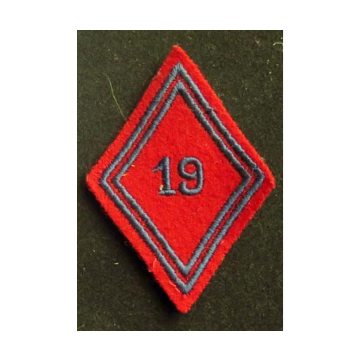 losange de bras modèle 45 : insigne tissu du 19° régiment d'artillerie troupe