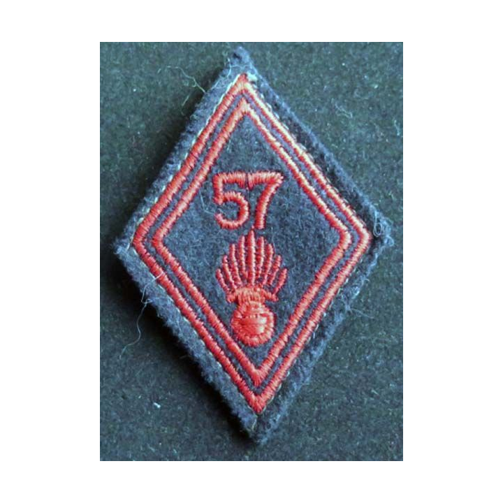 losange de bras modèle 45 : insigne tissu du 57° régiment d'Infanterie troupe
