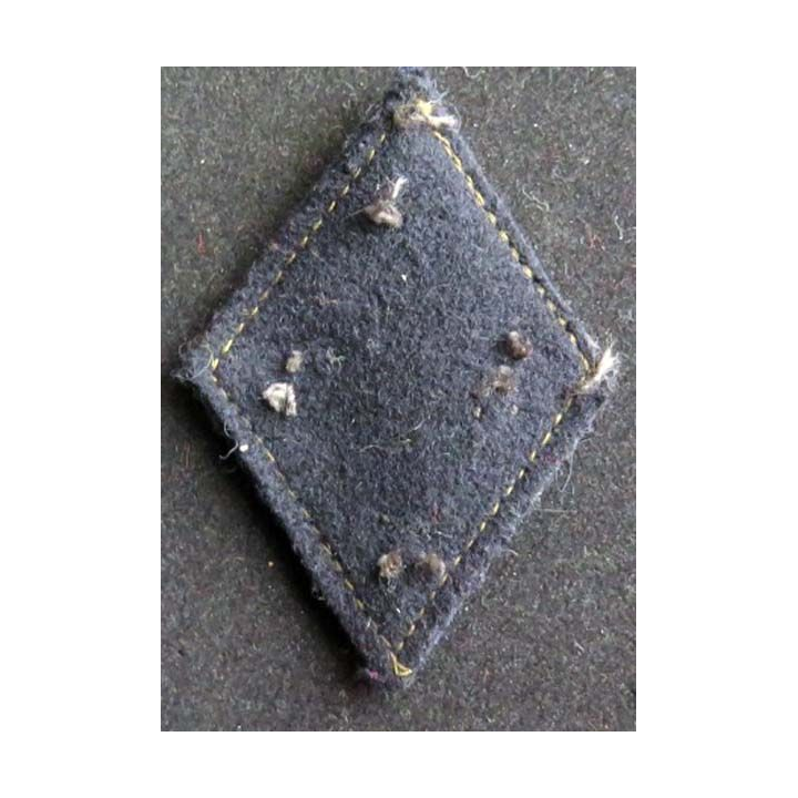 losange de bras modèle 45 : insigne tissu du 57° régiment d'Infanterie troupe