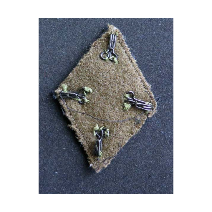 losange de bras modèle 45 : insigne tissu du 57° régiment d'Infanterie troupe