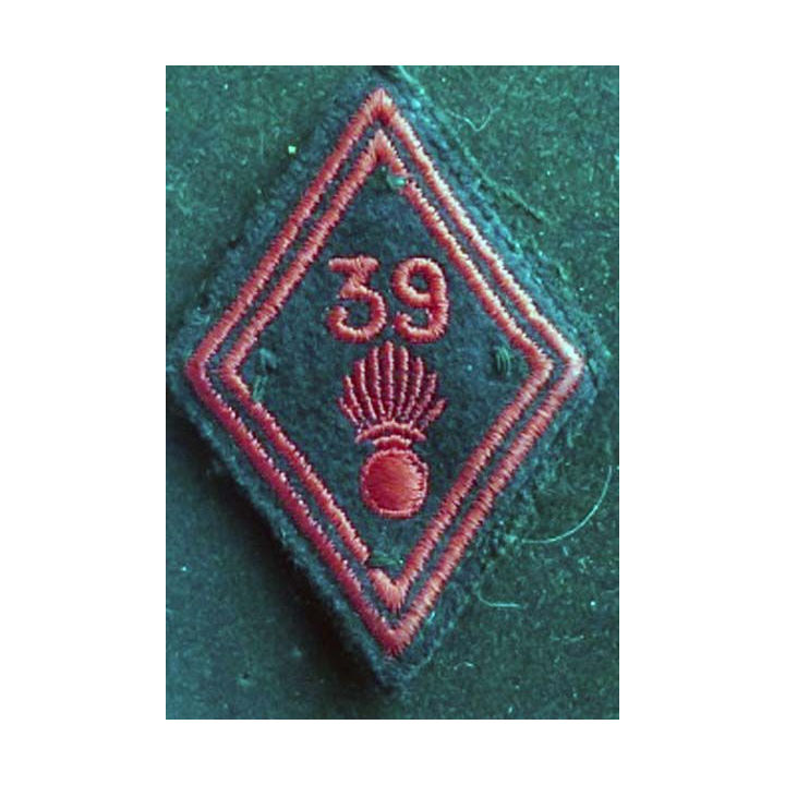 losange de bras modèle 45 : insigne tissu du 39° régiment d'Infanterie troupe