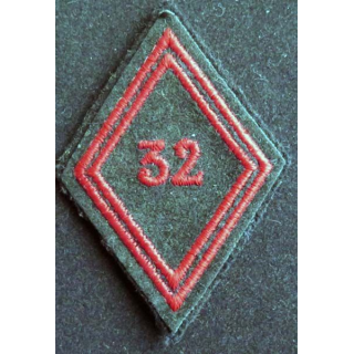 losange de bras modèle 45 : insigne tissu du 32° régiment d'Infanterie troupe