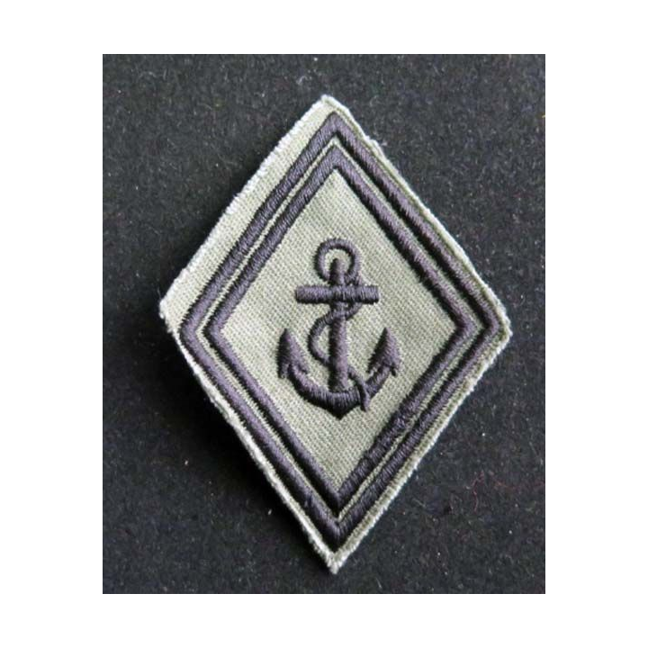 losange de bras modèle 45 : insigne tissu des troupes de marine vert armée
