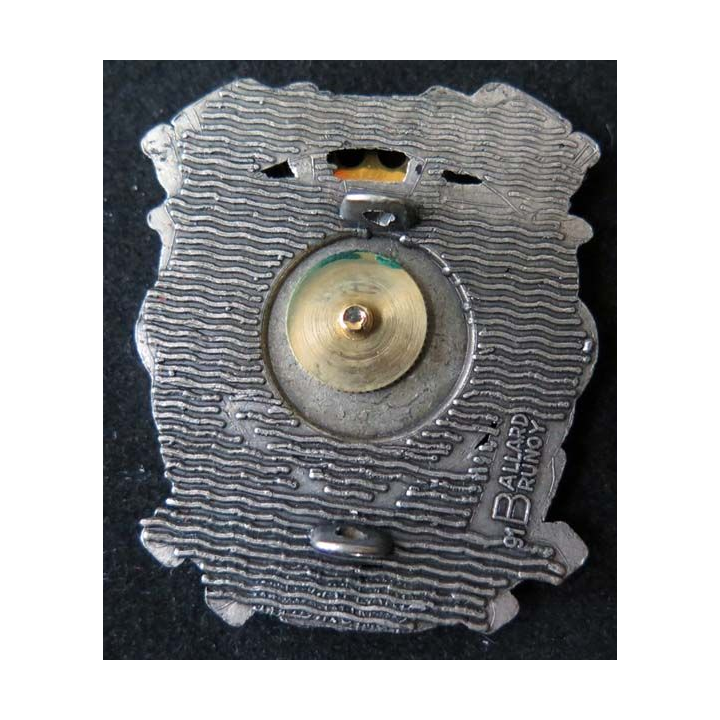 insigne métallique pompiers de Ax les Thermes de fabrication Ballard