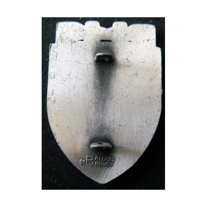 insigne métallique pompiers de Gargenville de fabrication Ballard