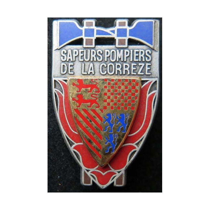 insigne métallique pompiers de la Corrèze de fabrication Ballard
