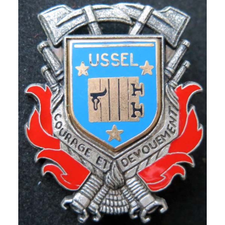 insigne métallique pompiers de Ussel de fabrication Ballard
